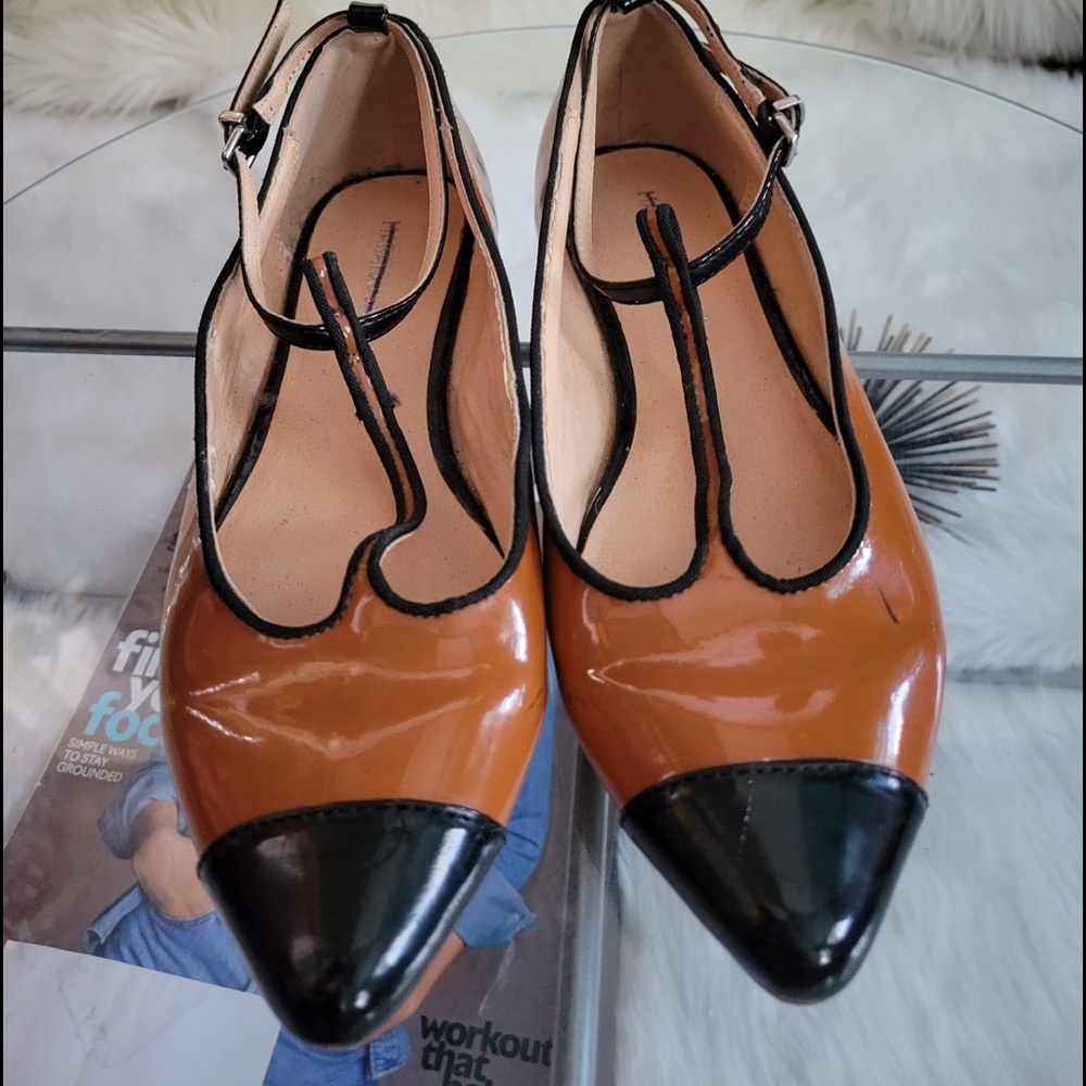 MARAIS BROWN AND BLACK FLATS